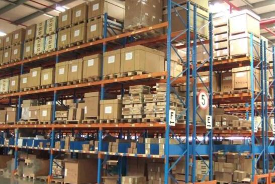 包头仓储货架高效运营之仓储货架该如何配置托盘